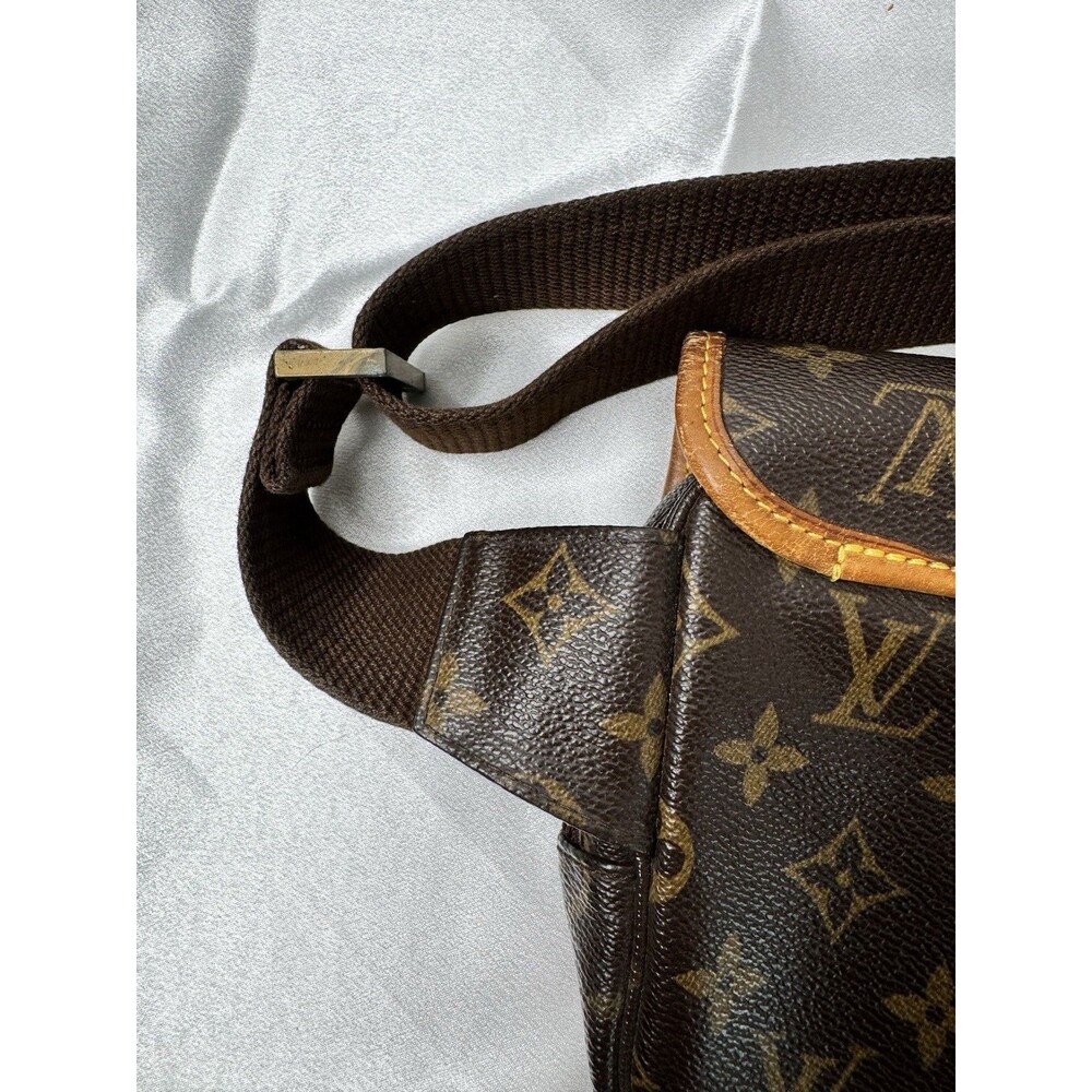 Vintage Louis Vuitton Monogram Bosphore Waist Bag - Picture 6 of 16